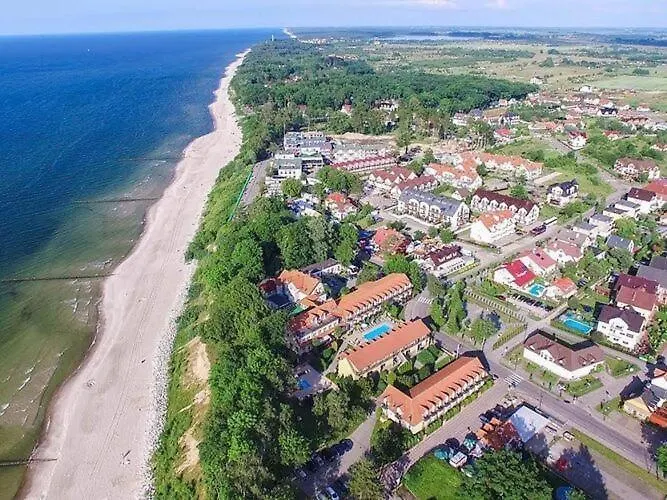 Pobierowo Near & Pool 別荘 *