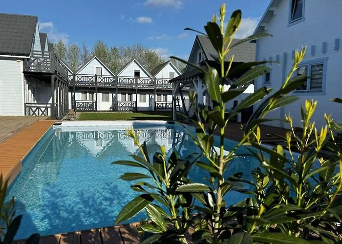 Pobierowo Near & Pool 別荘 レバル