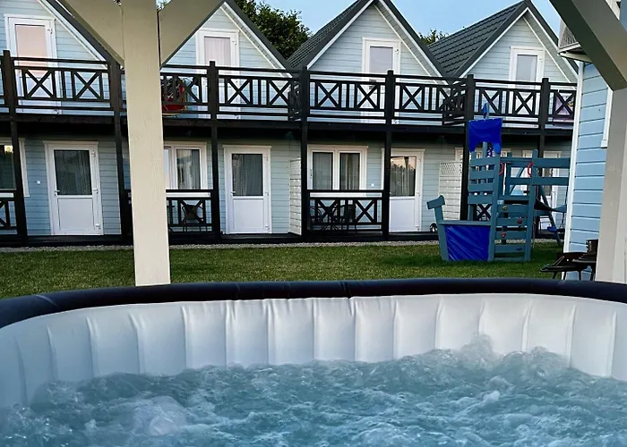 Pobierowo Near & Pool 別荘 *